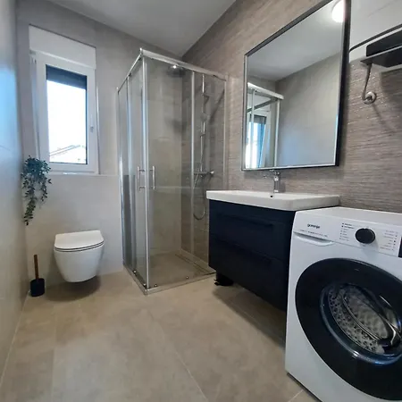 Family - 2026 Ryanair's Nr 1 *