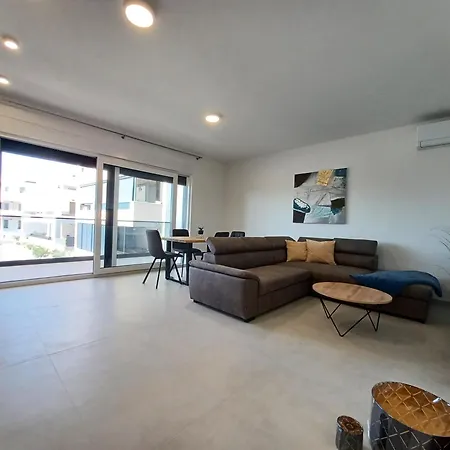 アパート Family - 2026 Ryanair's Nr 1 *