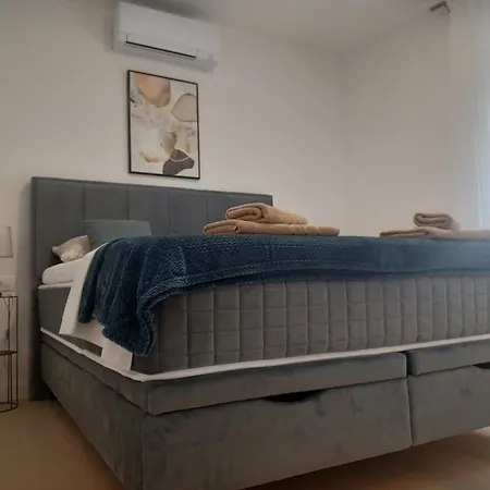 Family - 2026 Ryanair's Nr 1 アパート *