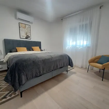 Rent 2026-book Feelings, Not Apartments! Apartamento *